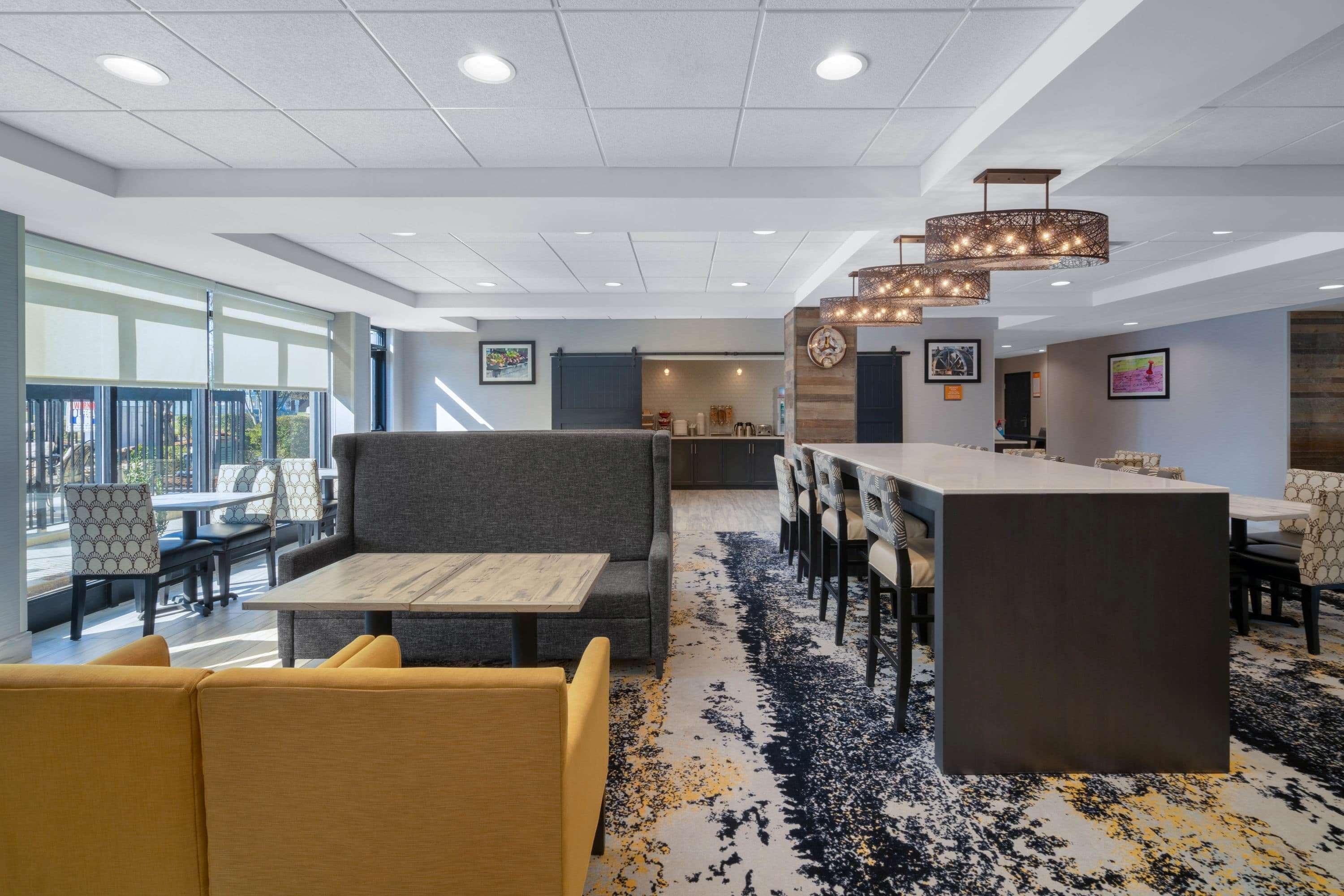 La Quinta By Wyndham Raleigh Downtown North Hotel Exterior photo