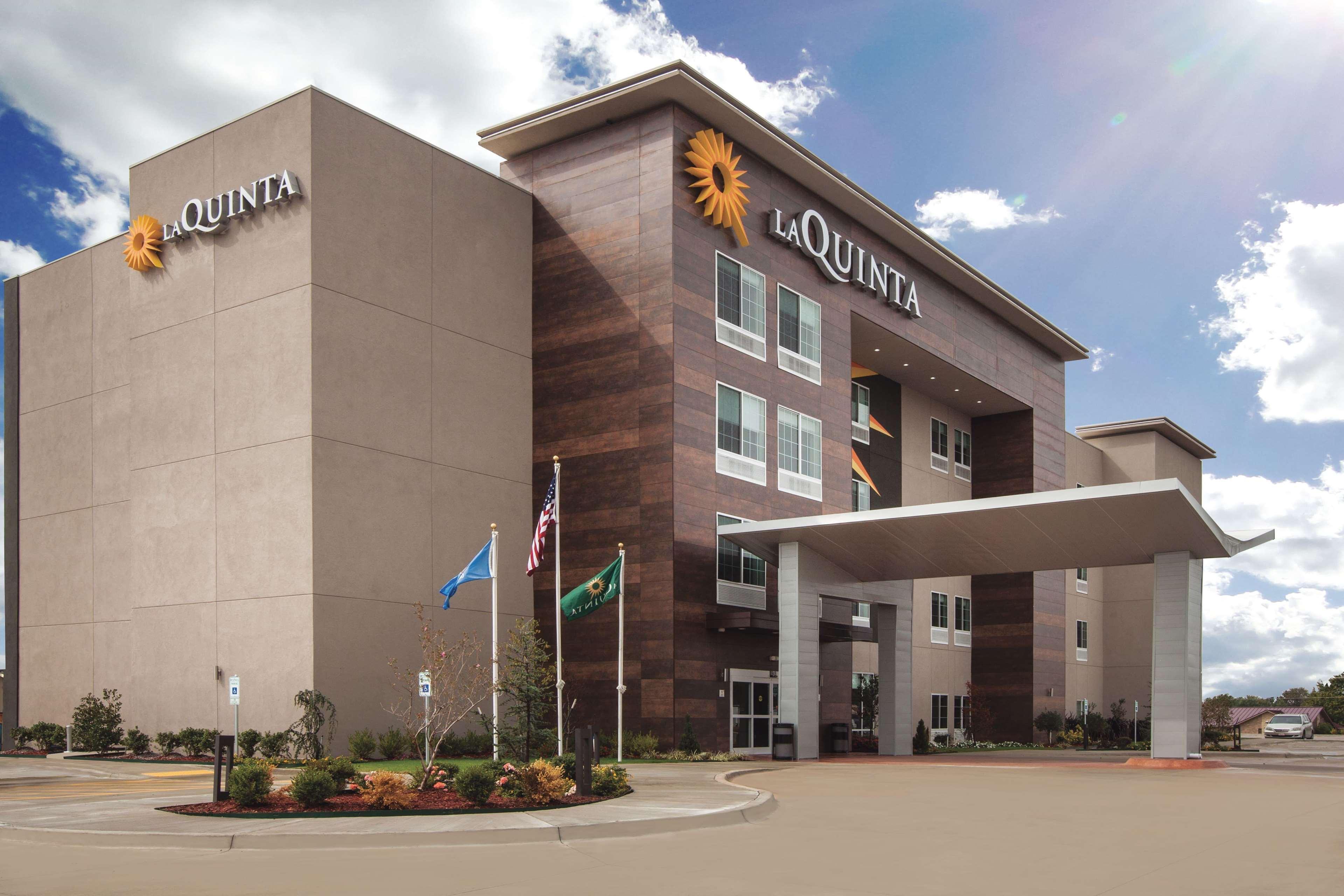 La Quinta By Wyndham Raleigh Downtown North Hotel Exterior photo